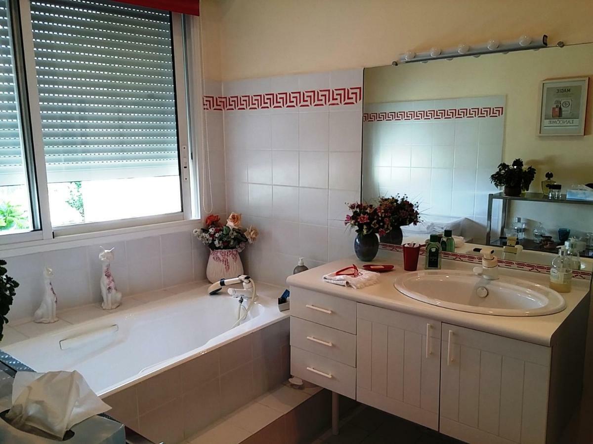 Les 4 Elements St Emilion Bed & Breakfast Branne  Bagian luar foto